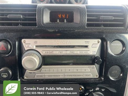 Used 2007 Toyota FJ Cruiser 4WD image 12