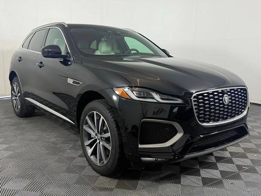 Certified 2026 Jaguar F-PACE R-Dynamic S AWD/4WD image 10