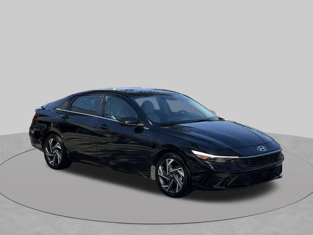 Used 2025 Hyundai Elantra Limited FWD image 7