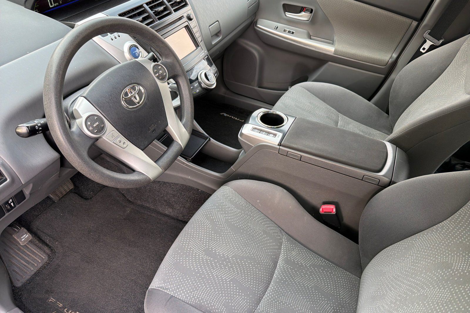 Used 2014 Toyota Prius V Three FWD image 7