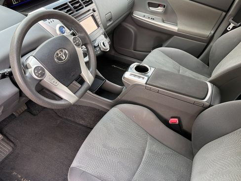 Used 2014 Toyota Prius V Three FWD image 7