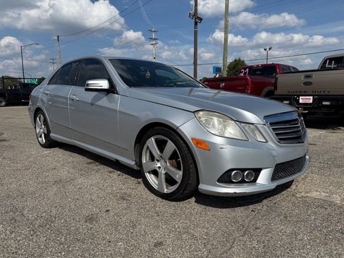 Used 2010 Mercedes-Benz E 350 4MATIC Sedan image 2