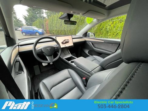 Used 2022 Tesla Model Y Performance image 35