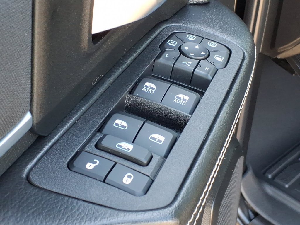 Certified 2025 RAM 2500 Big Horn AWD/4WD image 9