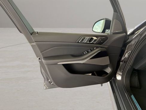 Used 2026 BMW X7 xDrive40i w/ M Sport Package image 18