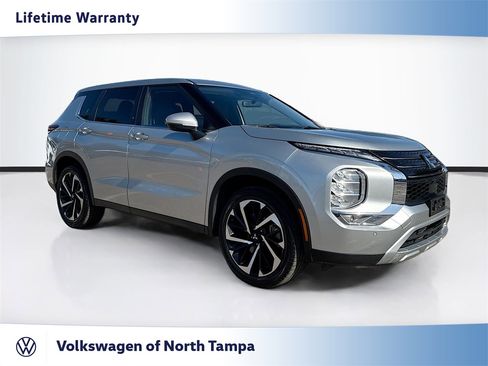 Used 2024 Mitsubishi Outlander SE Black Edition image 1