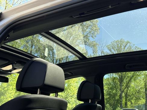 Used 2025 BMW X5 xDrive40i AWD/4WD image 16