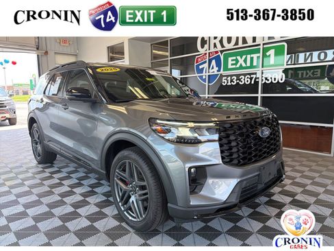 Used 2025 Ford Explorer ST-Line w/ ST-Line Street Pack AWD/4WD image 1