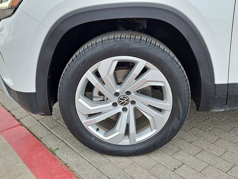 Used 2022 Volkswagen Atlas SE w/ Panoramic Sunroof Package image 5