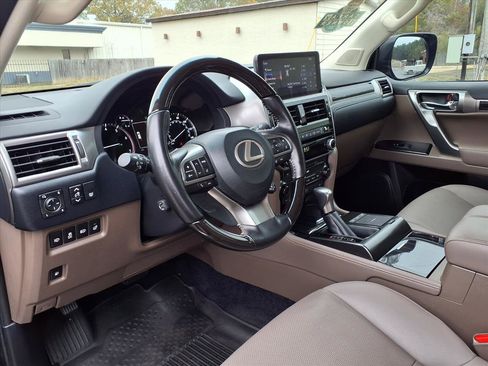 Used 2022 Lexus GX 460 Premium w/ Accessory Package image 7