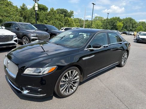 Used 2017 Lincoln Continental Select w/ Climate Package FWD image 3