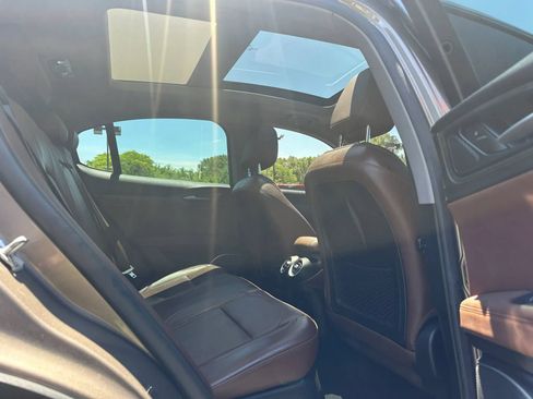Used 2019 Alfa Romeo Stelvio Ti AWD/4WD image 15