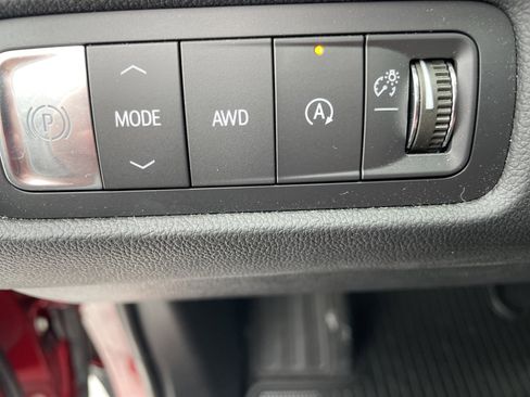 Certified 2025 GMC Acadia Denali w/ Super Cruise Package image 37