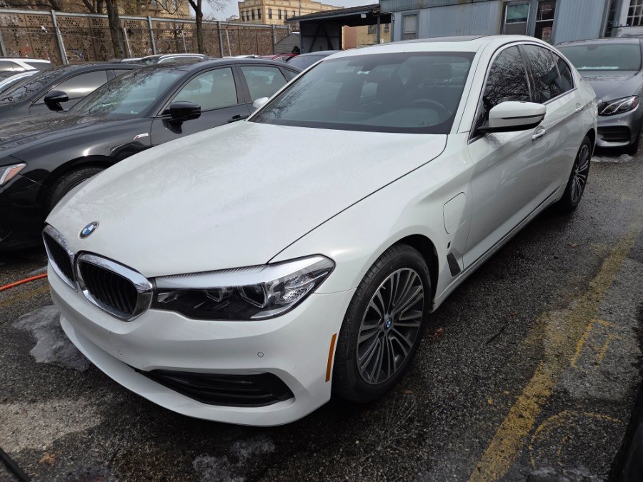 Used 2018 BMW 530e RWD image 1
