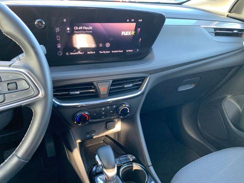 Used 2025 Buick Encore GX Preferred image 18