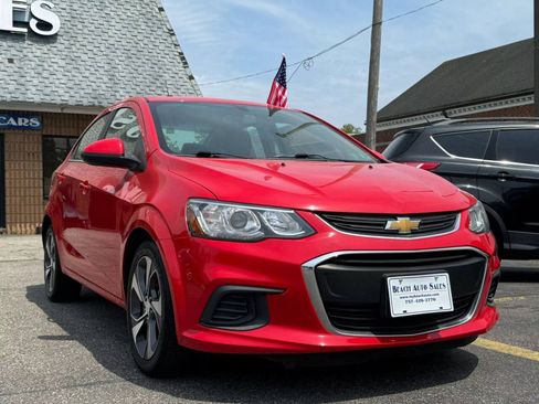 Used 2020 Chevrolet Sonic Premier FWD image 3