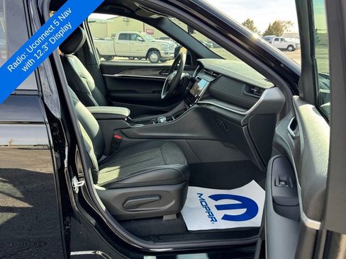 New 2026 Jeep Grand Cherokee Altitude image 11