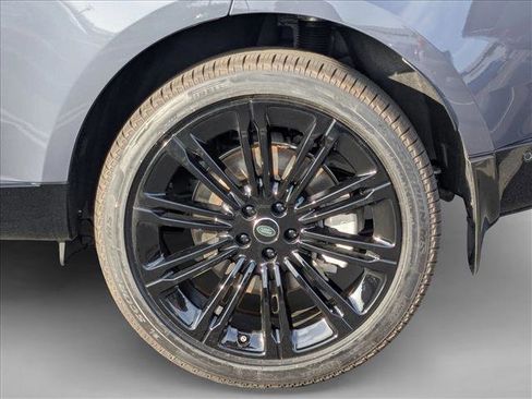 New 2025 Land Rover Range Rover SE image 10
