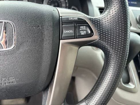 Used 2016 Honda Odyssey SE image 12