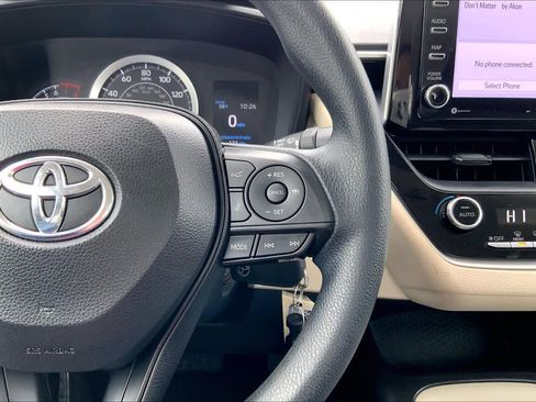 Used 2021 Toyota Corolla LE image 25