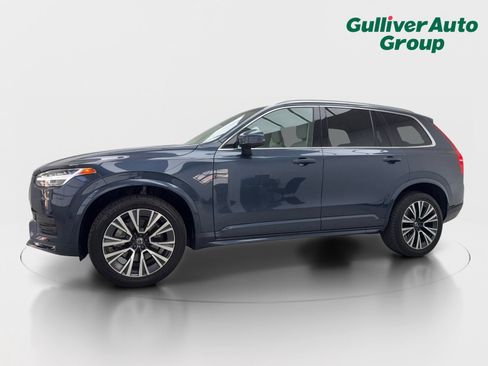 Used 2022 Volvo XC90 T5 Momentum w/ Climate Package FWD image 2
