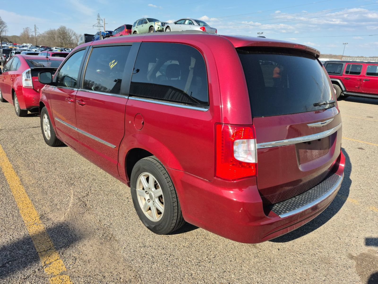 Used 2012 Chrysler Town & Country Touring w/ Entertainment Group #1 FWD image 3
