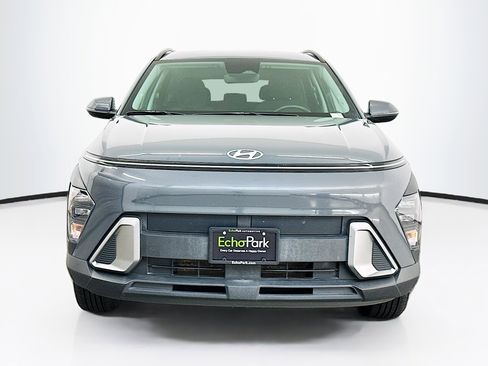 Used 2025 Hyundai Kona SEL image 2