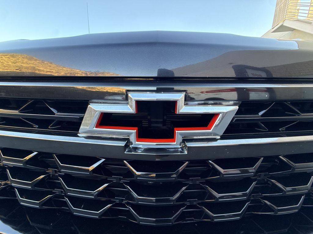 Used 2023 Chevrolet Silverado 1500 ZR2 w/ Technology Package AWD/4WD image 32