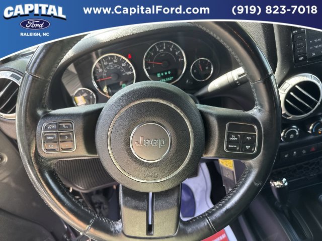 Used 2017 Jeep Wrangler Unlimited Sahara w/ Connectivity Group AWD/4WD image 24