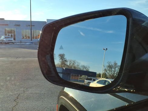 Used 2023 Jeep Grand Cherokee Altitude image 16