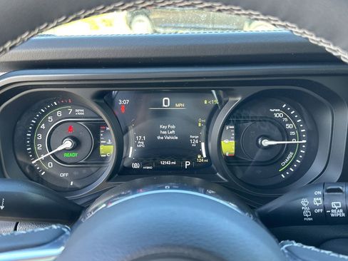 Used 2025 Jeep Wrangler Sahara 4xe image 13