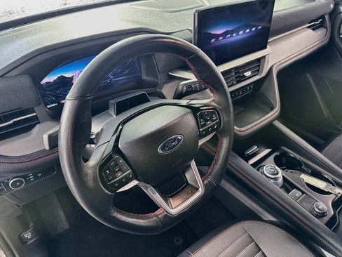 Used 2025 Ford Explorer ST-Line w/ ST-Line Street Pack AWD/4WD image 12