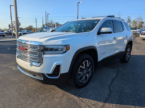 Used 2023 GMC Acadia SLE w/ Driver Convenience Package FWD image 8