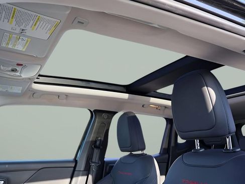 Used 2023 Jeep Renegade Trailhawk w/ Sun/Sound Group image 18