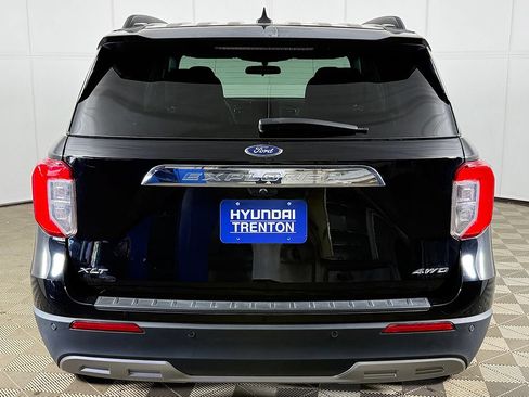 Used 2023 Ford Explorer XLT w/ Equipment Group 202A AWD/4WD image 11