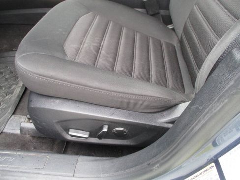 Used 2019 Ford Fusion SE FWD image 14