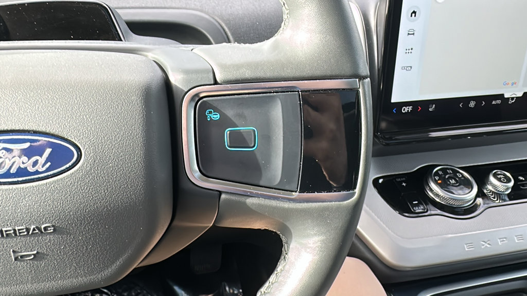Used 2025 Ford Expedition Active AWD/4WD image 18