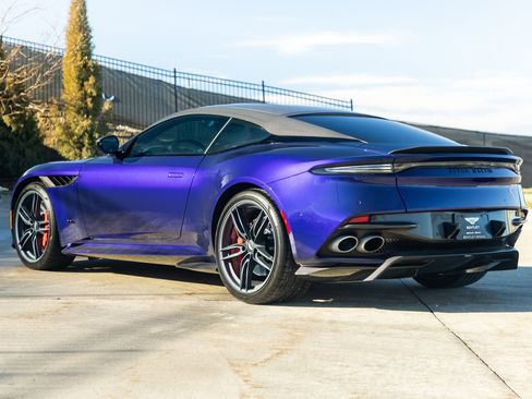 Used 2023 Aston Martin DBS Base image 9