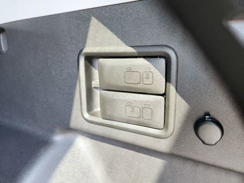 Used 2024 GMC Terrain AT4 image 34