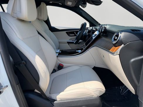 Used 2023 Mercedes-Benz GLC 300 4MATIC image 9