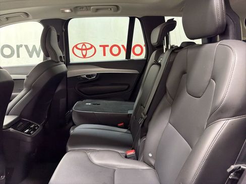 Used 2025 Volvo XC90 B5 Core AWD/4WD image 19
