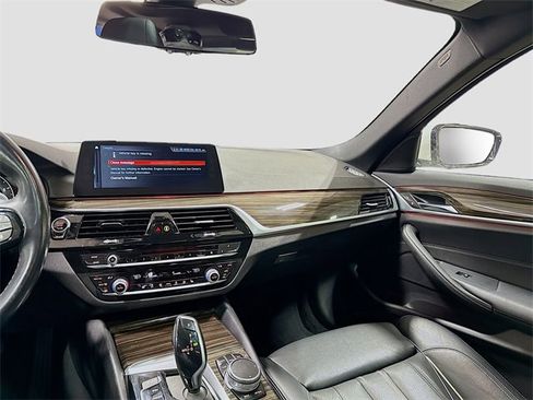 Used 2018 BMW 540i xDrive image 29