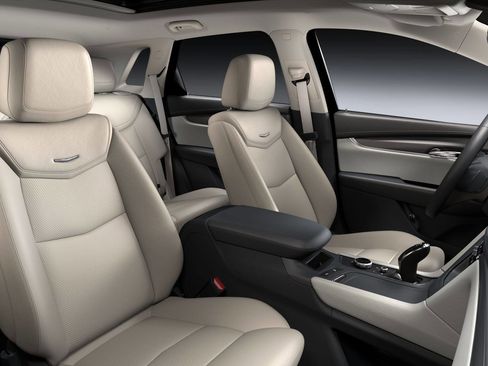 New 2025 Cadillac XT5 Premium Luxury w/ LPO, Floor Liner Package image 33