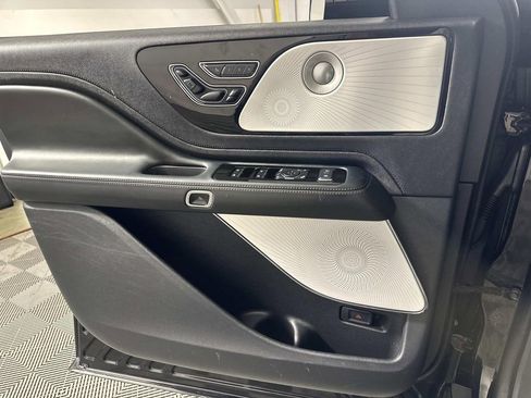 Used 2025 Lincoln Aviator Reserve w/ Equipment Group 201A image 14