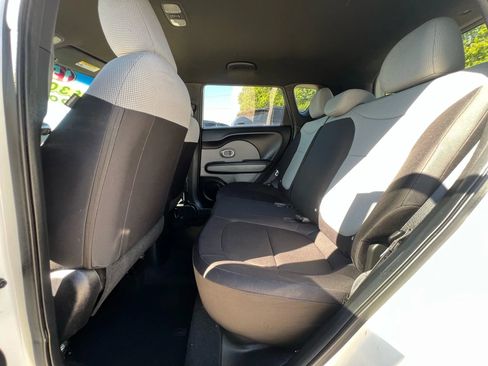 Used 2015 Kia Soul EV image 14