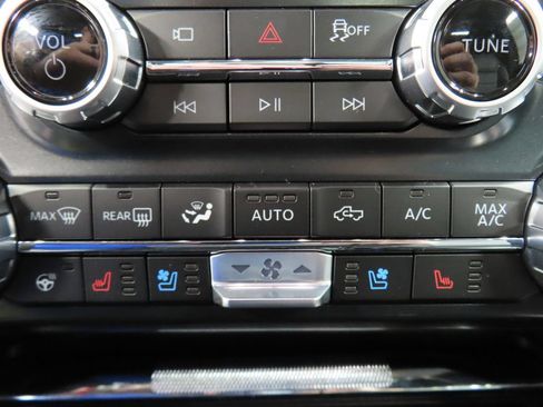 Used 2025 Ford F150 Raptor AWD/4WD image 70