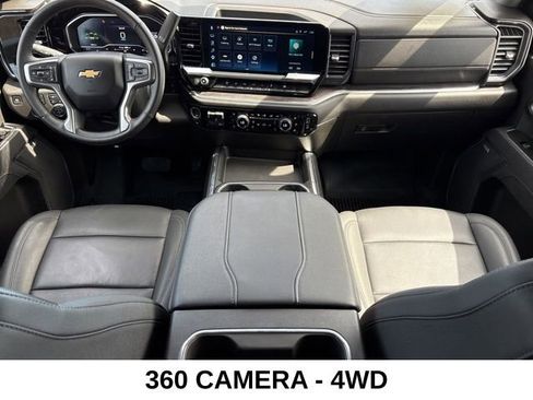 Used 2025 Chevrolet Silverado 2500 LTZ w/ LTZ Convenience Package AWD/4WD image 15