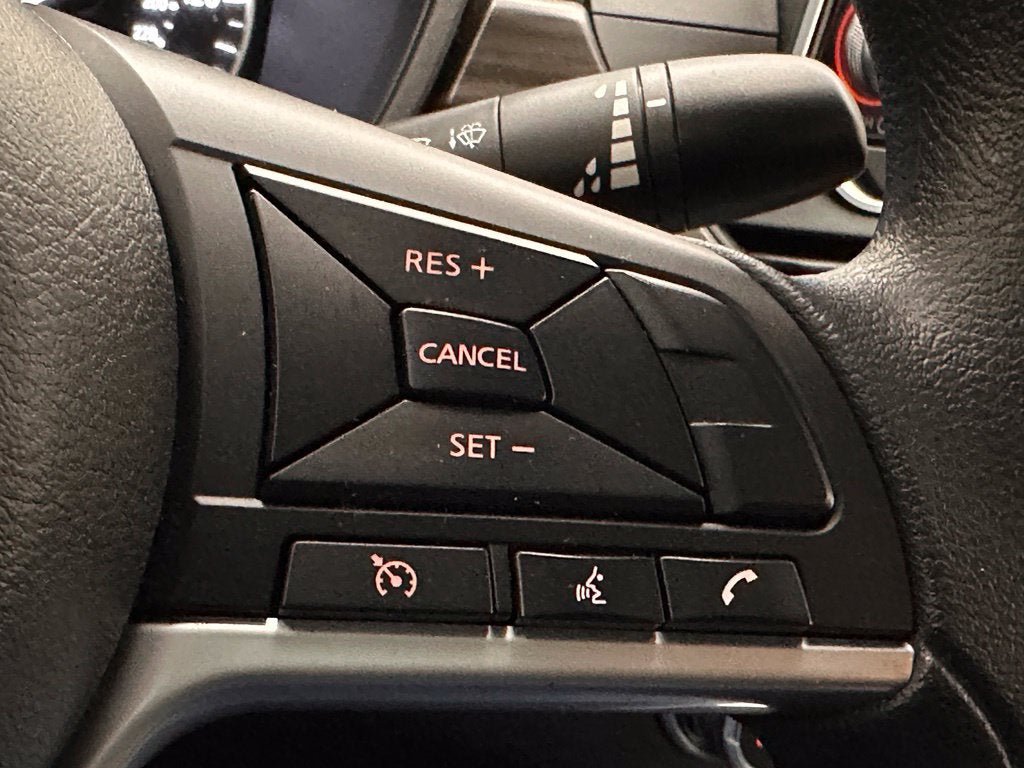 Used 2025 Nissan Altima 2.5 SV FWD image 11