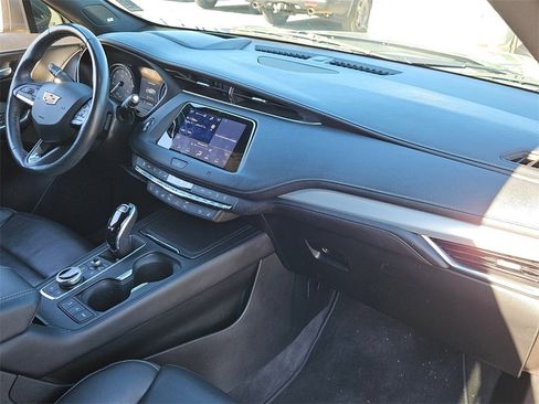 Used 2020 Cadillac XT4 Premium Luxury image 31