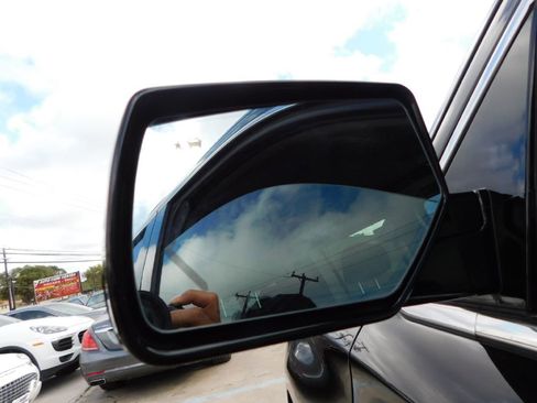 Used 2018 Chevrolet Suburban Premier image 17